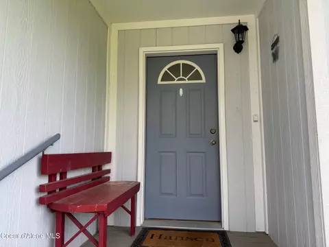 Entry Way - 1601 Sequoia St, Sandpoint, ID 83864 photo 1 of 2