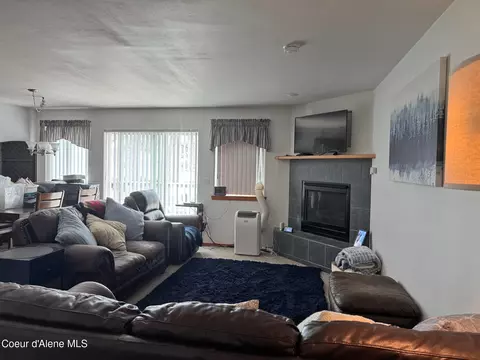 Living - 1601 Sequoia St, Sandpoint, ID 83864 photo 1 of 7