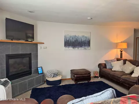 Living - 1601 Sequoia St, Sandpoint, ID 83864 photo 2 of 7