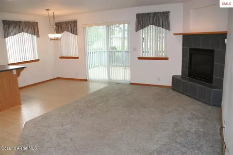 Living - 1601 Sequoia St, Sandpoint, ID 83864 photo 3 of 7
