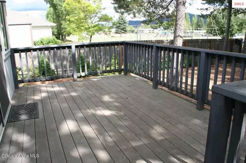 Exterior - 1601 Sequoia St, Sandpoint, ID 83864 photo 8 of 17