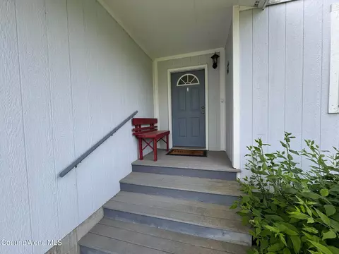 Exterior - 1601 Sequoia St, Sandpoint, ID 83864 photo 4 of 17