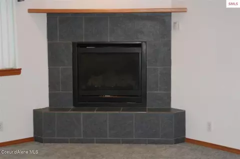 Living - 1601 Sequoia St, Sandpoint, ID 83864 photo 6 of 7