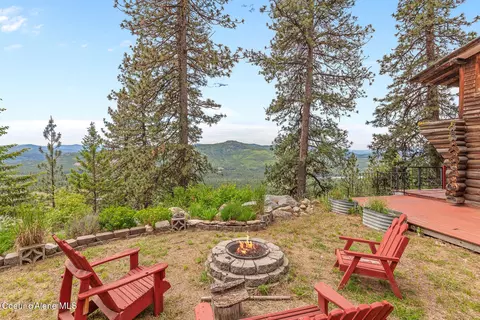 912 Otts Rd, Sagle, ID 83860