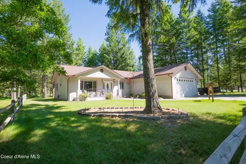 14 Whispering Ln, Moyie Springs, ID 83845