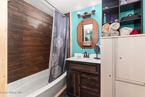 Bath - 508 Cedar Grv, Sandpoint, ID 83864 photo 2 of 2