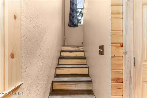 Entry Way - 508 Cedar Grv, Sandpoint, ID 83864 photo 3 of 4