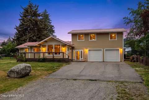 57 Laclede Shores Dr, Laclede, ID 83841