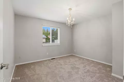699 E Cloverleaf Dr, Hayden, ID 83835 photo 18