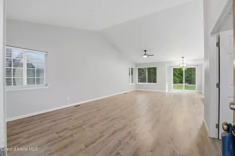 699 E Cloverleaf Dr, Hayden, ID 83835 photo 7