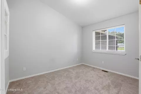 699 E Cloverleaf Dr, Hayden, ID 83835 photo 22