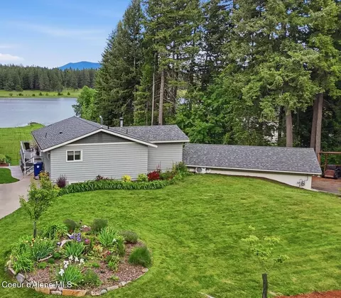 15720 N Ridgeway Ln, Hayden, ID 83835