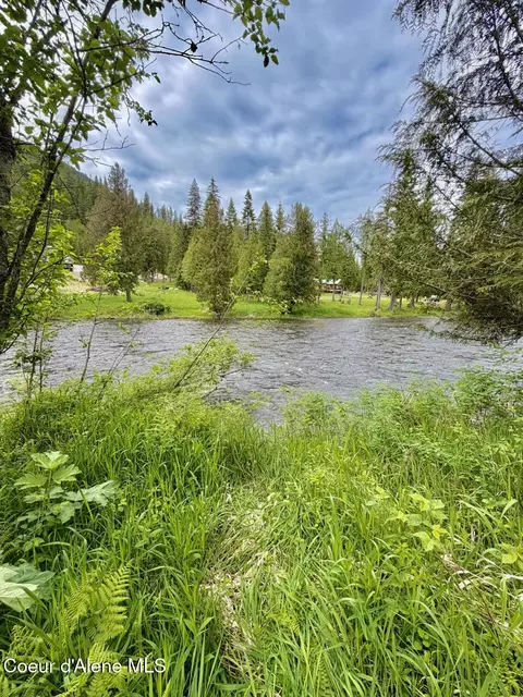 258 Welcome Ln, Bonners Ferry, ID 83805