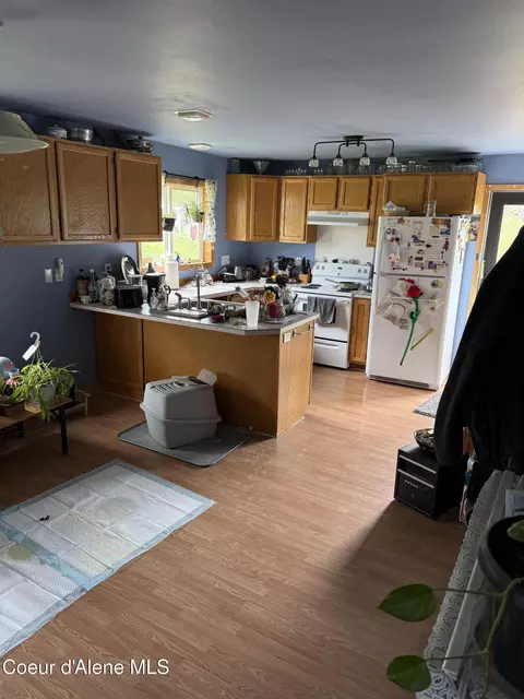 Kitchen - 1465 D St, Plummer, ID 83851 photo 1 of 2