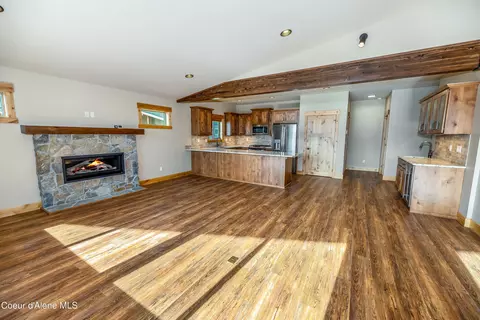 21 Fremont Ln #B13, Nordman, ID 83848