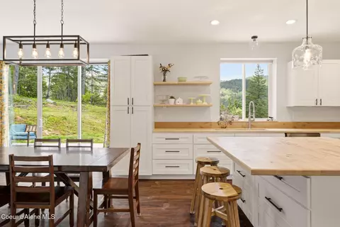 Kitchen - 170 Michael Ln, Sandpoint, ID 83864 photo 3 of 7