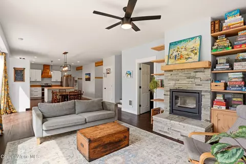 Living - 170 Michael Ln, Sandpoint, ID 83864 photo 5 of 5