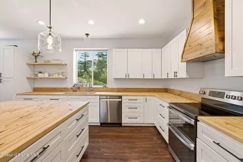 Kitchen - 170 Michael Ln, Sandpoint, ID 83864 photo 6 of 7