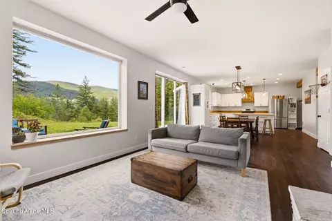 Living - 170 Michael Ln, Sandpoint, ID 83864 photo 4 of 5