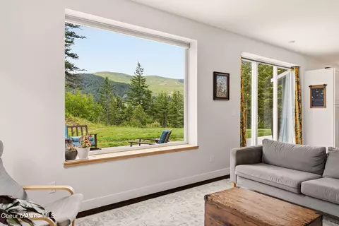 Living - 170 Michael Ln, Sandpoint, ID 83864 photo 3 of 5