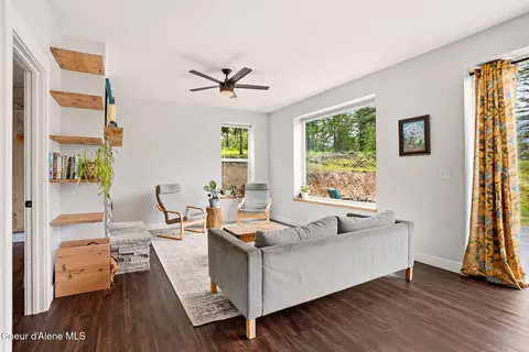 Living - 170 Michael Ln, Sandpoint, ID 83864 photo 2 of 5