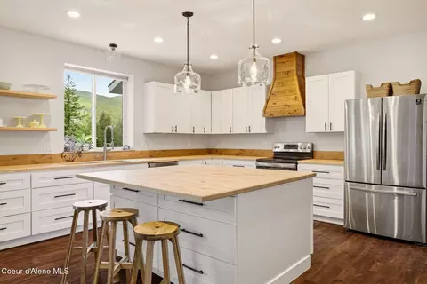 Kitchen - 170 Michael Ln, Sandpoint, ID 83864 photo 4 of 7