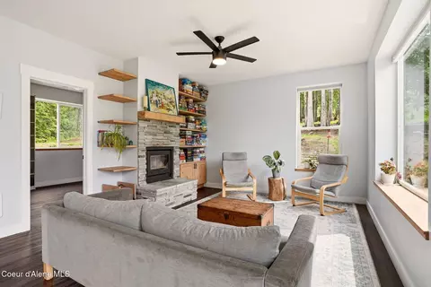 Living - 170 Michael Ln, Sandpoint, ID 83864 photo 1 of 5