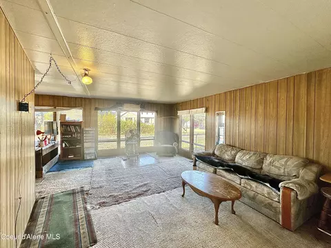 Living - 1449 C St, Plummer, ID 83851 photo 3 of 4