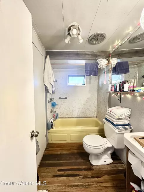 Bath - 1449 C St, Plummer, ID 83851 photo 2 of 2