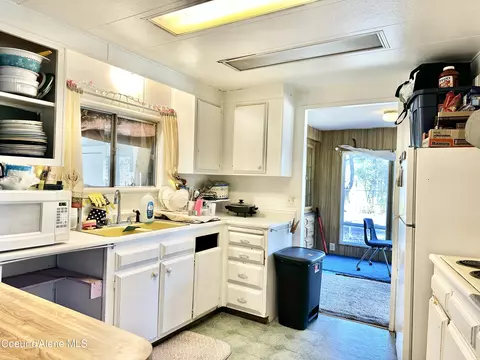 Kitchen - 1449 C St, Plummer, ID 83851 photo 1 of 2