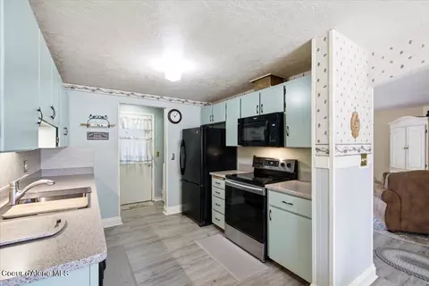 Kitchen - 1935 E Sundance Dr, Post Falls, ID 83854 photo 3 of 4