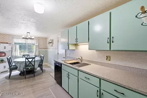 Kitchen - 1935 E Sundance Dr, Post Falls, ID 83854 photo 5 of 5