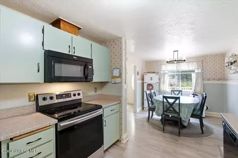 Kitchen - 1935 E Sundance Dr, Post Falls, ID 83854 photo 4 of 4
