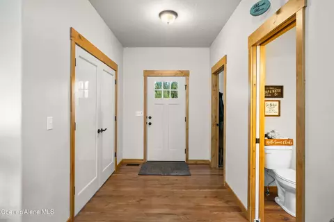 Entry Way - 8436 E Snowy Ln, Athol, ID 83801 photo 1 of 2