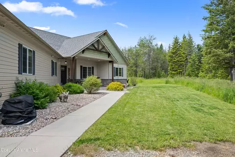 Exterior - 8436 E Snowy Ln, Athol, ID 83801 photo 5 of 12