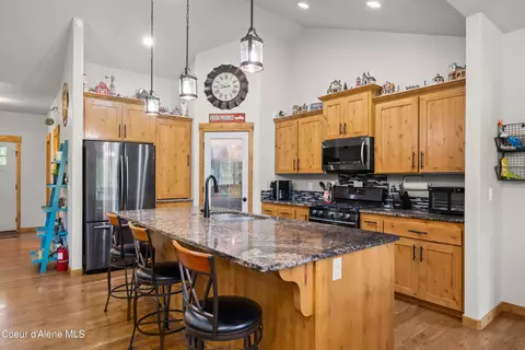 Kitchen - 8436 E Snowy Ln, Athol, ID 83801 photo 2 of 4