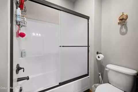 Bath - 8436 E Snowy Ln, Athol, ID 83801 photo 3 of 4