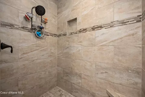 Bath - 8436 E Snowy Ln, Athol, ID 83801 photo 1 of 4