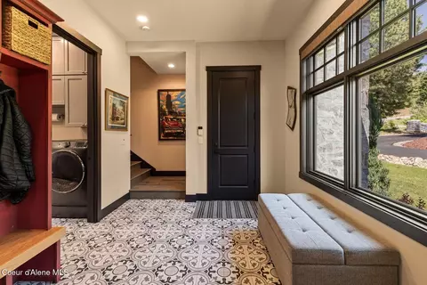 Entry Way - 10875 S Skyview Rd, Harrison, ID 83833 photo 11 of 14