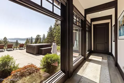 Entry Way - 10875 S Skyview Rd, Harrison, ID 83833 photo 9 of 14