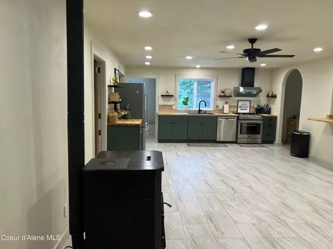 Kitchen - 8924 E Black Bear Rd, Athol, ID 83801 photo 2 of 2