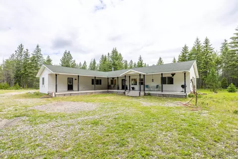 8924 E Black Bear Rd, Athol, ID 83801