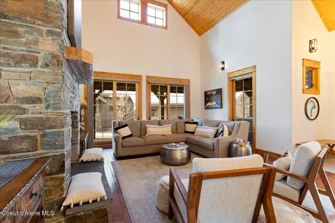 Living - 509 Becker Ln, Dover, ID 83825 photo 3 of 4