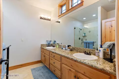 Bath - 509 Becker Ln, Dover, ID 83825 photo 1 of 4
