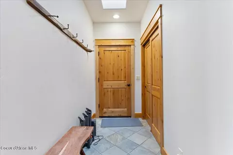 Entry Way - 509 Becker Ln, Dover, ID 83825 photo 2 of 3