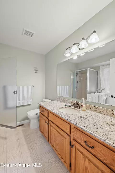 Bath - 2285 E Stonebridge Ct, Post Falls, ID 83854 photo 2 of 3