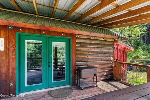 Exterior - 40 Laid Back Dr, Sandpoint, ID 83864 photo 2 of 15