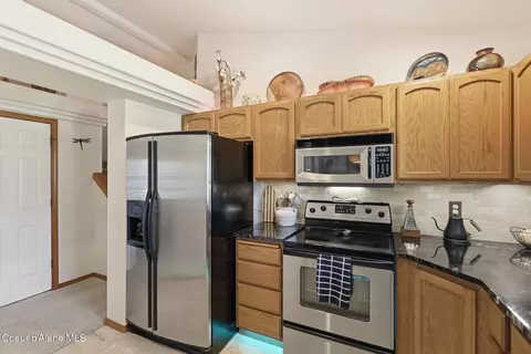 Kitchen - 1460 N Willamette Dr, Post Falls, ID 83854 photo 2 of 4