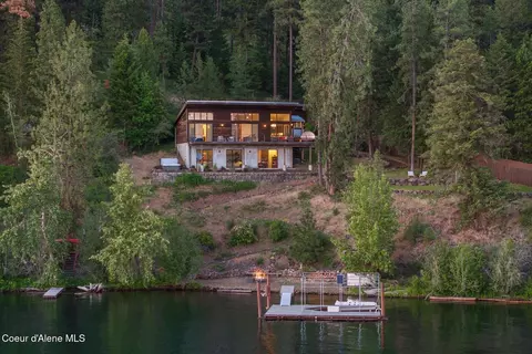 520 S Marion Ct, Harrison, ID 83833
