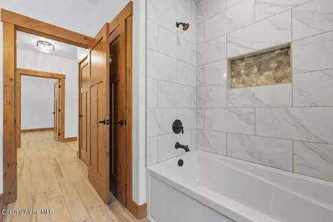 Bath - 12664 E Howard Rd, Athol, ID 83801 photo 3 of 4